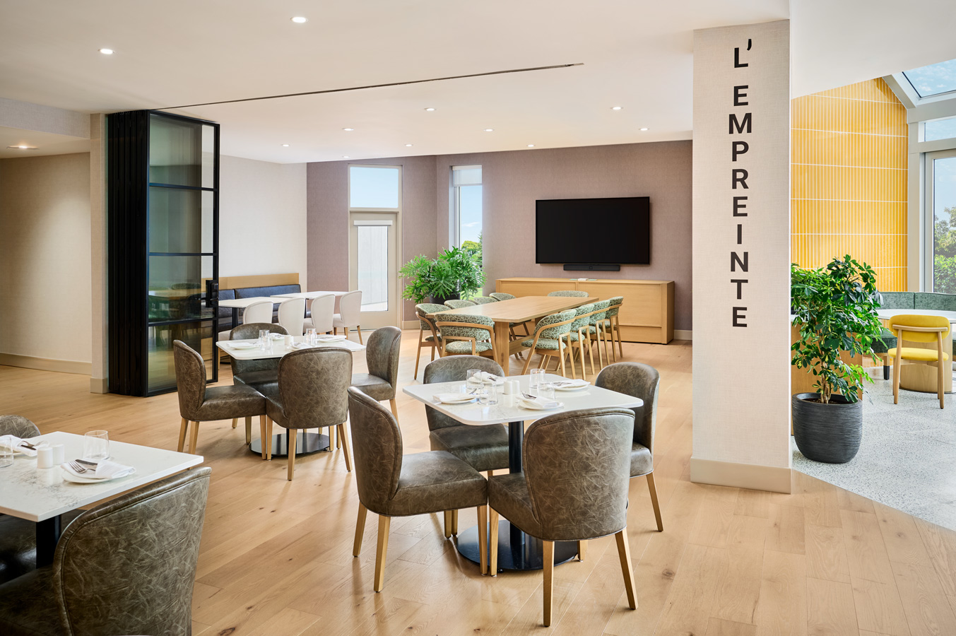 Hotel and Resort Photographer © Carole & Roy Timm Photography