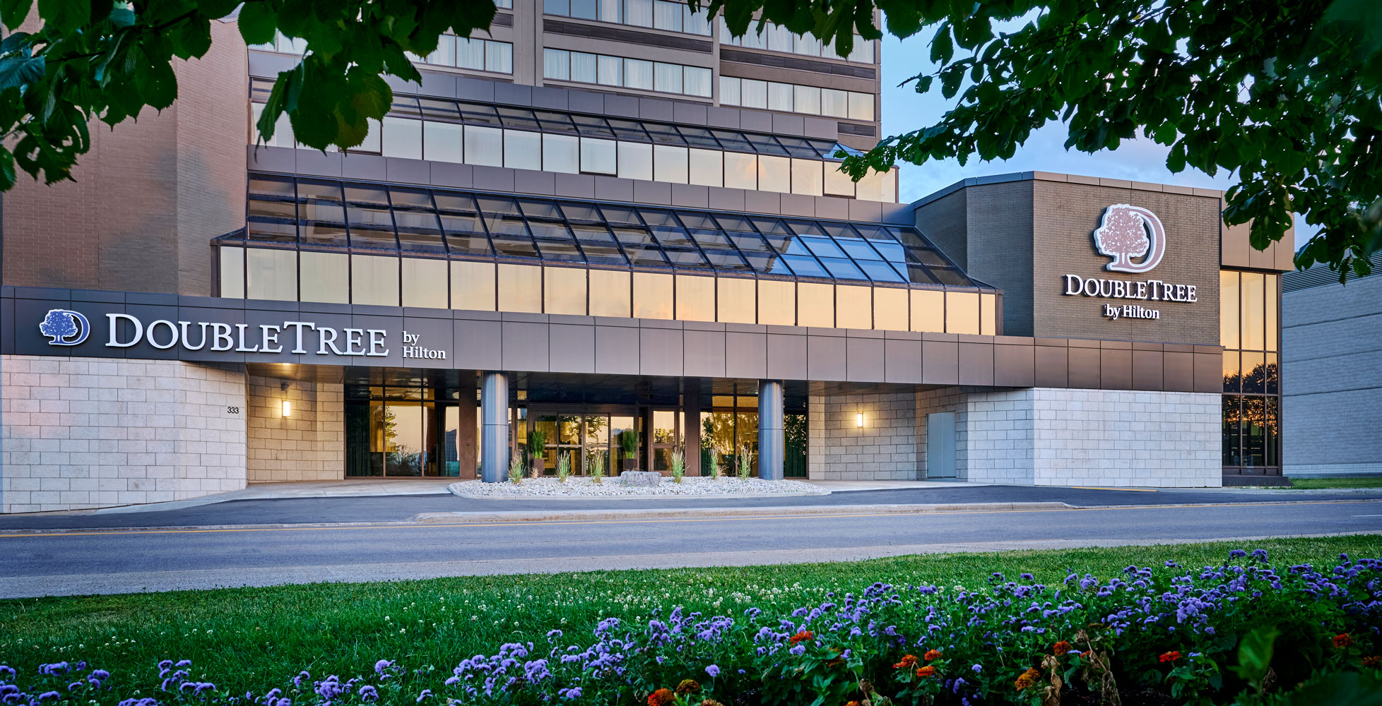 Hotel Resort Photographer © Carole & Roy Timm Photography