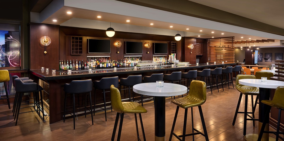 Hotel and Resort Photographer Marriott Approved Carole & Roy Timm Photography Sheraton Hamilton Bar