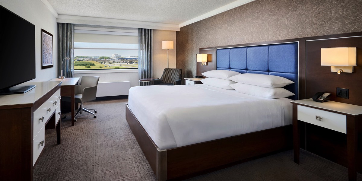 Hotel and Resort Photographer Marriott Approved Carole & Roy Timm Photography Sheraton King Bed